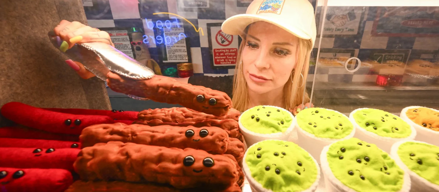 Lucy Sparrow - Sew your Soul